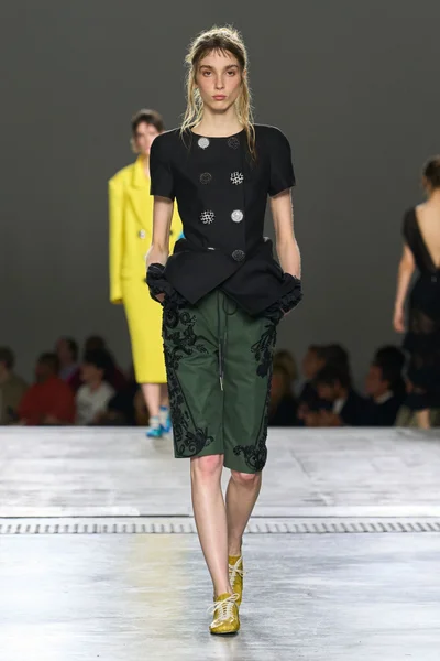 Look 26